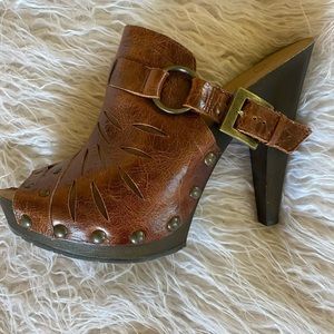 Leather cut out platform heels by Jessica Simpson